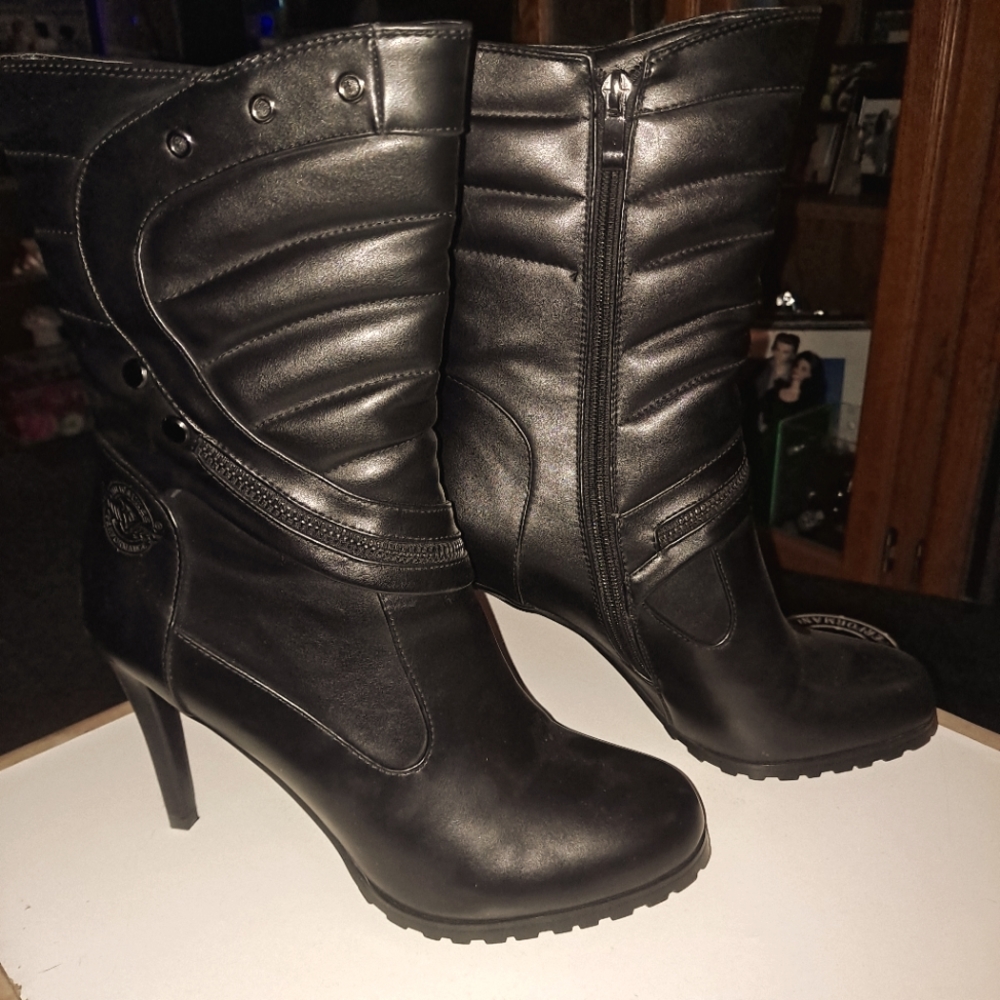 New Milwaukee biker boots